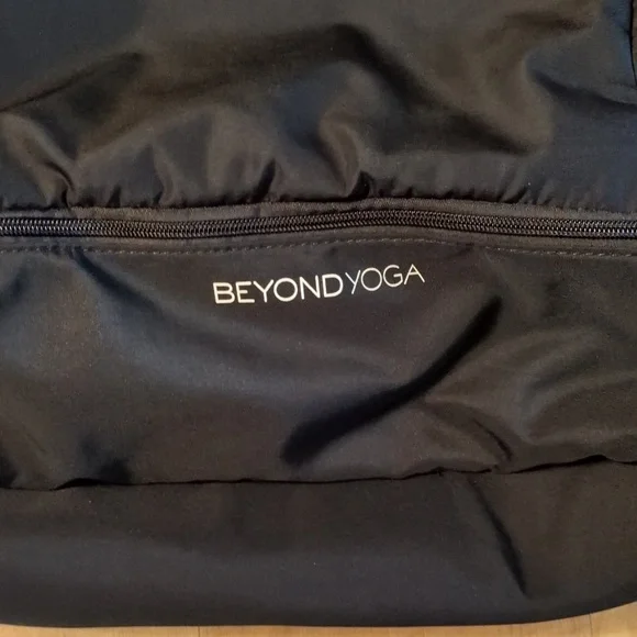 Beyond Yoga Convertible Gym Bag - Picture 3 of 6